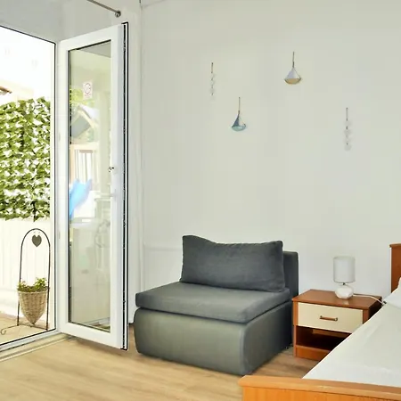 Sandy Apartment *
